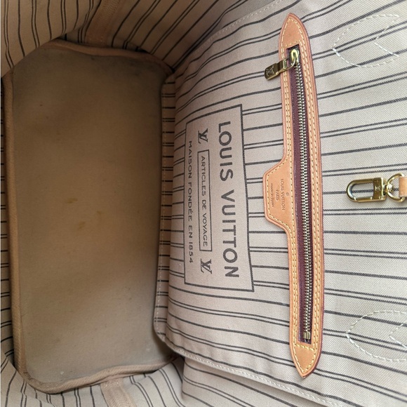 Louis Vuitton Classic Neverfull MM - Picture 6 of 10